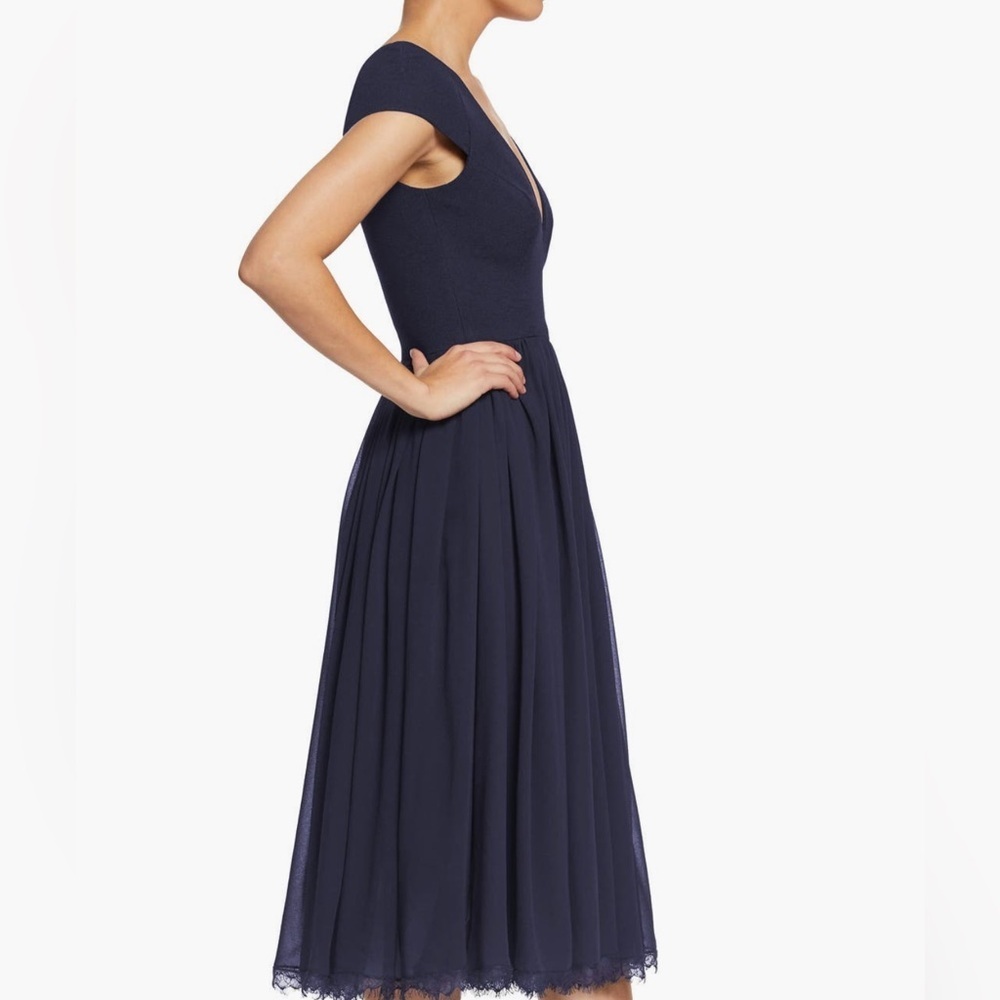 New DRESS the POPULATION Navy COREY V-Neck Fit Flare Chiffon Cocktail Midi M 6/8 - Picture 3 of 4